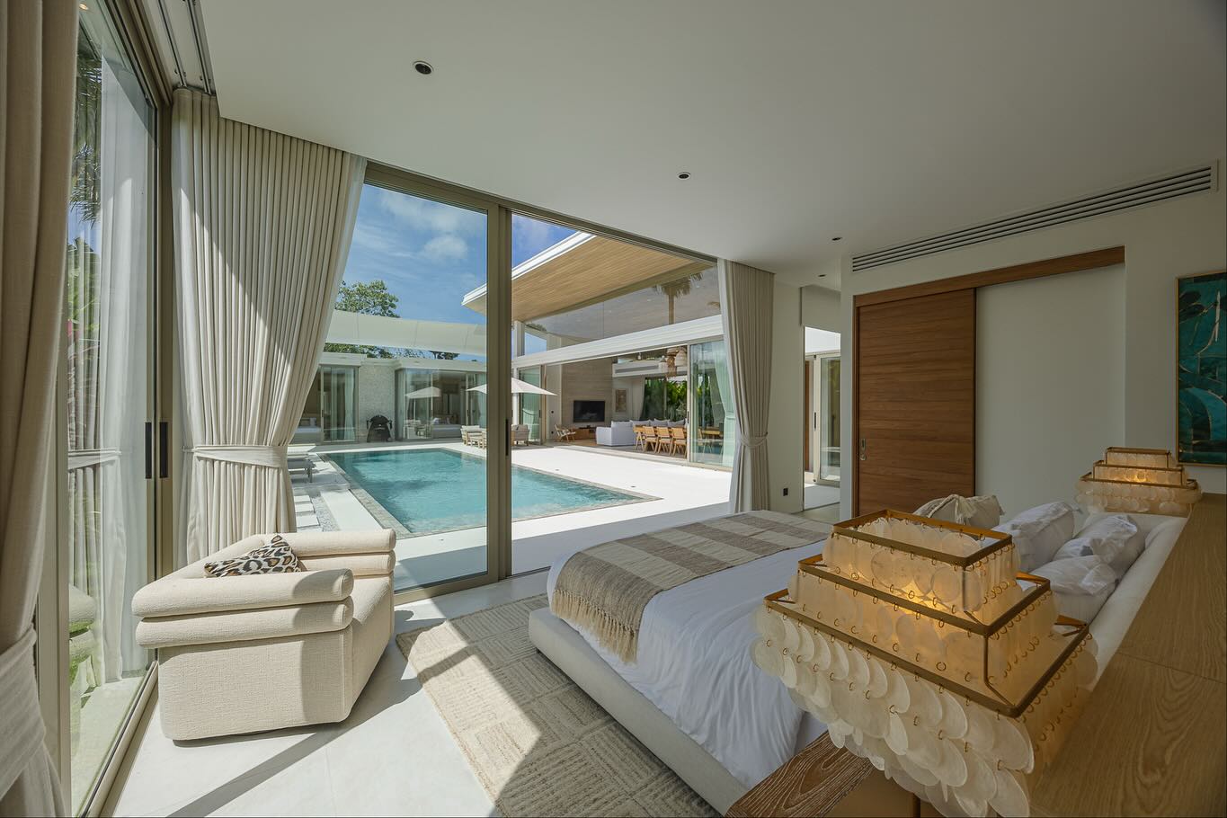 น้ำฝน กุลณัฐ