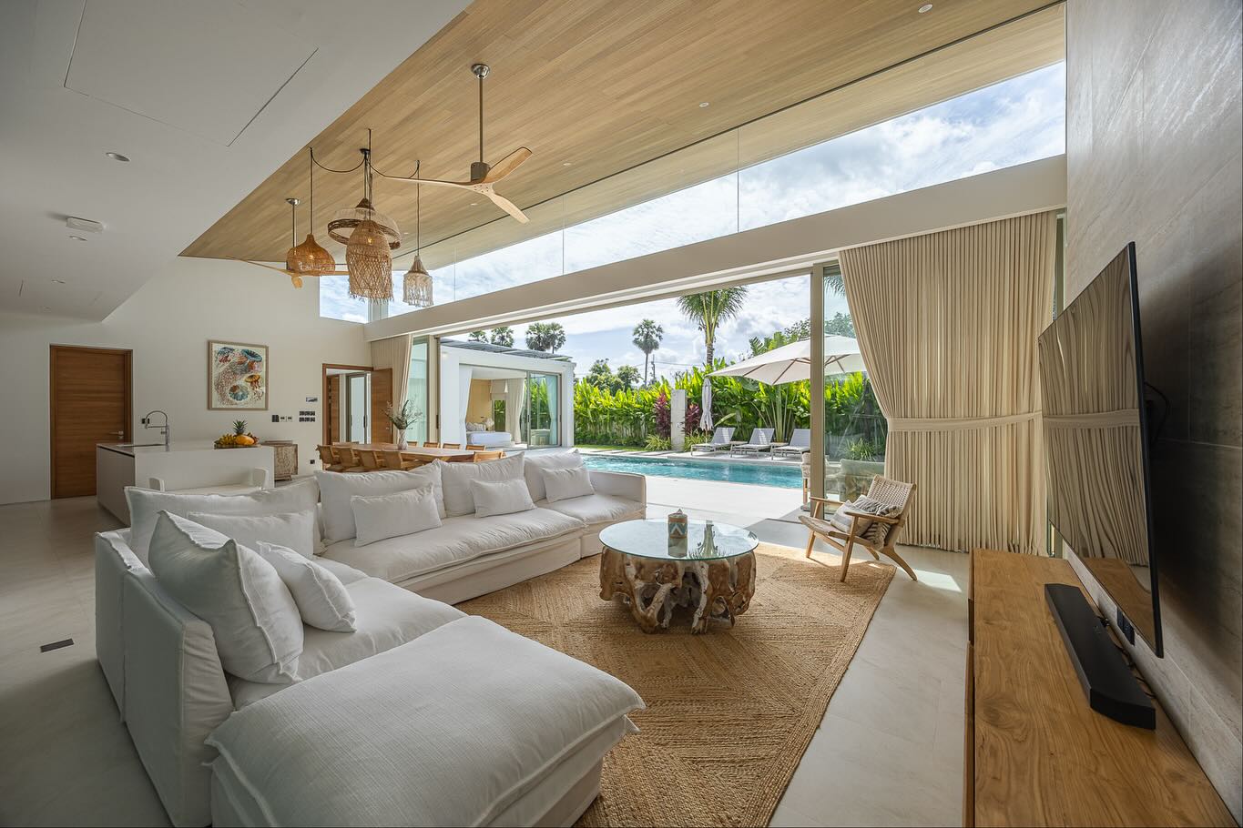 น้ำฝน กุลณัฐ