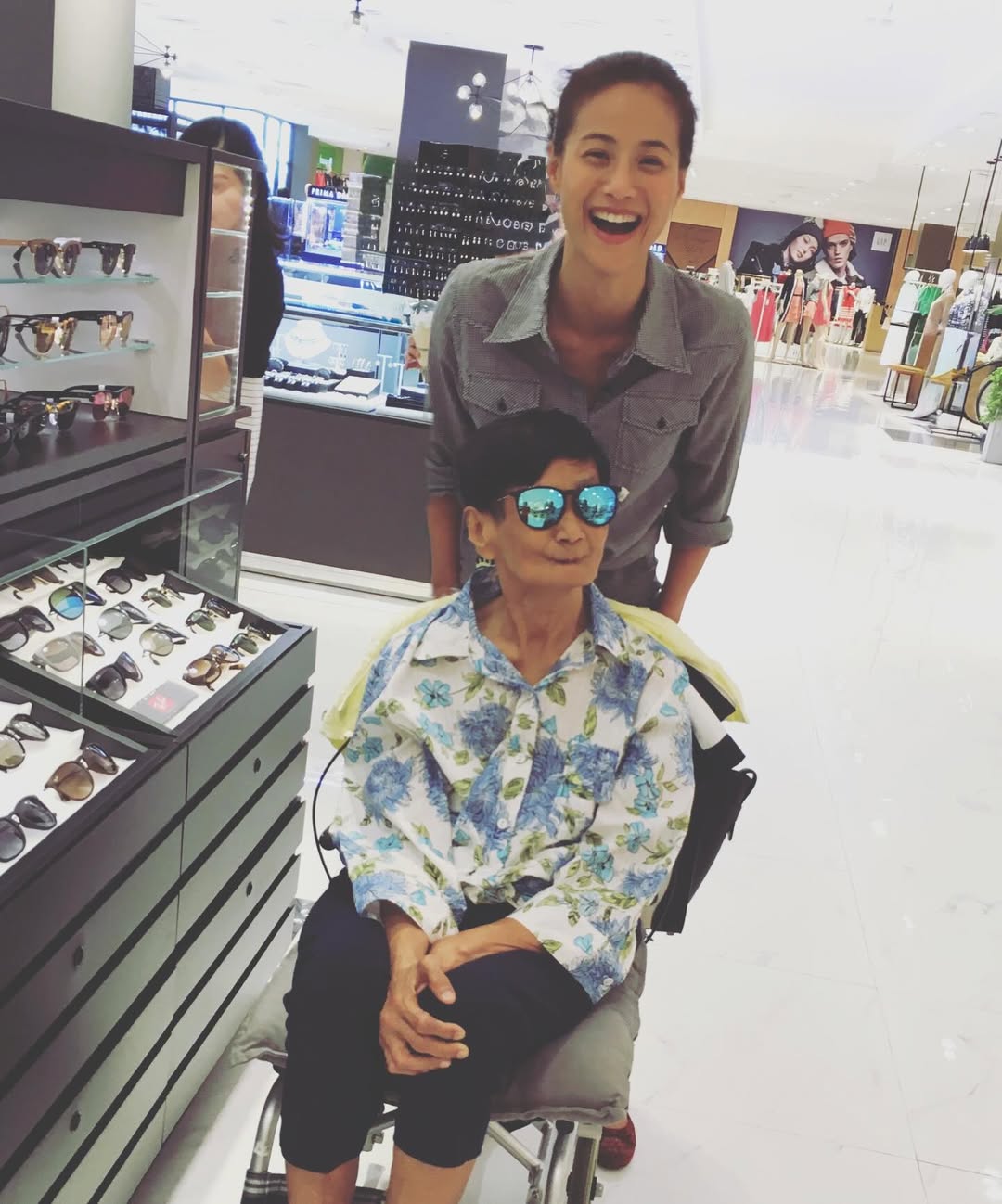 น้ำฝน กุลณัฐ