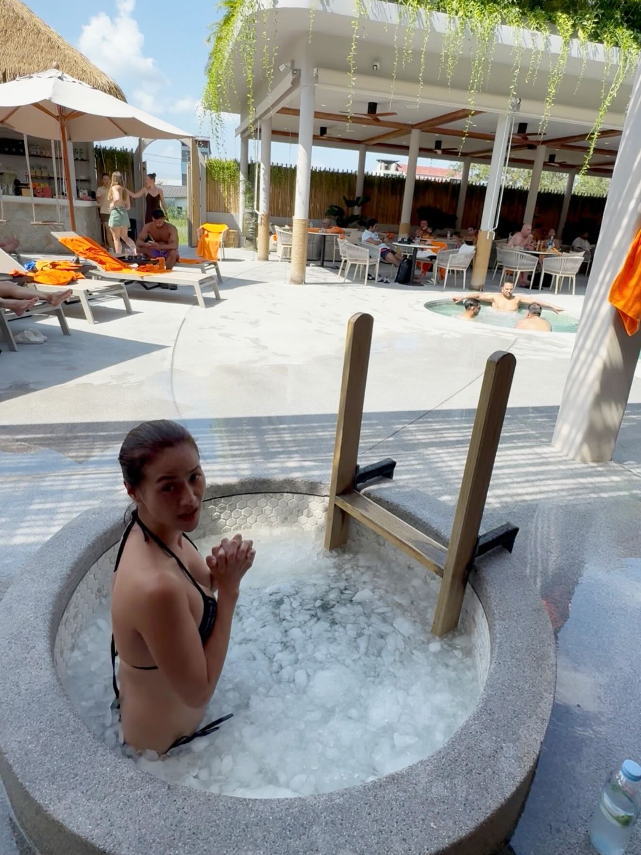 น้ำฝน กุลณัฐ