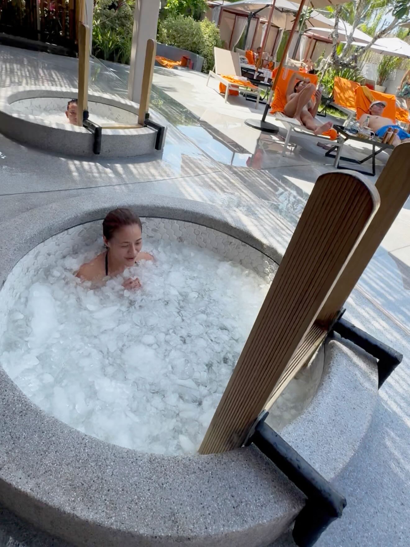 น้ำฝน กุลณัฐ