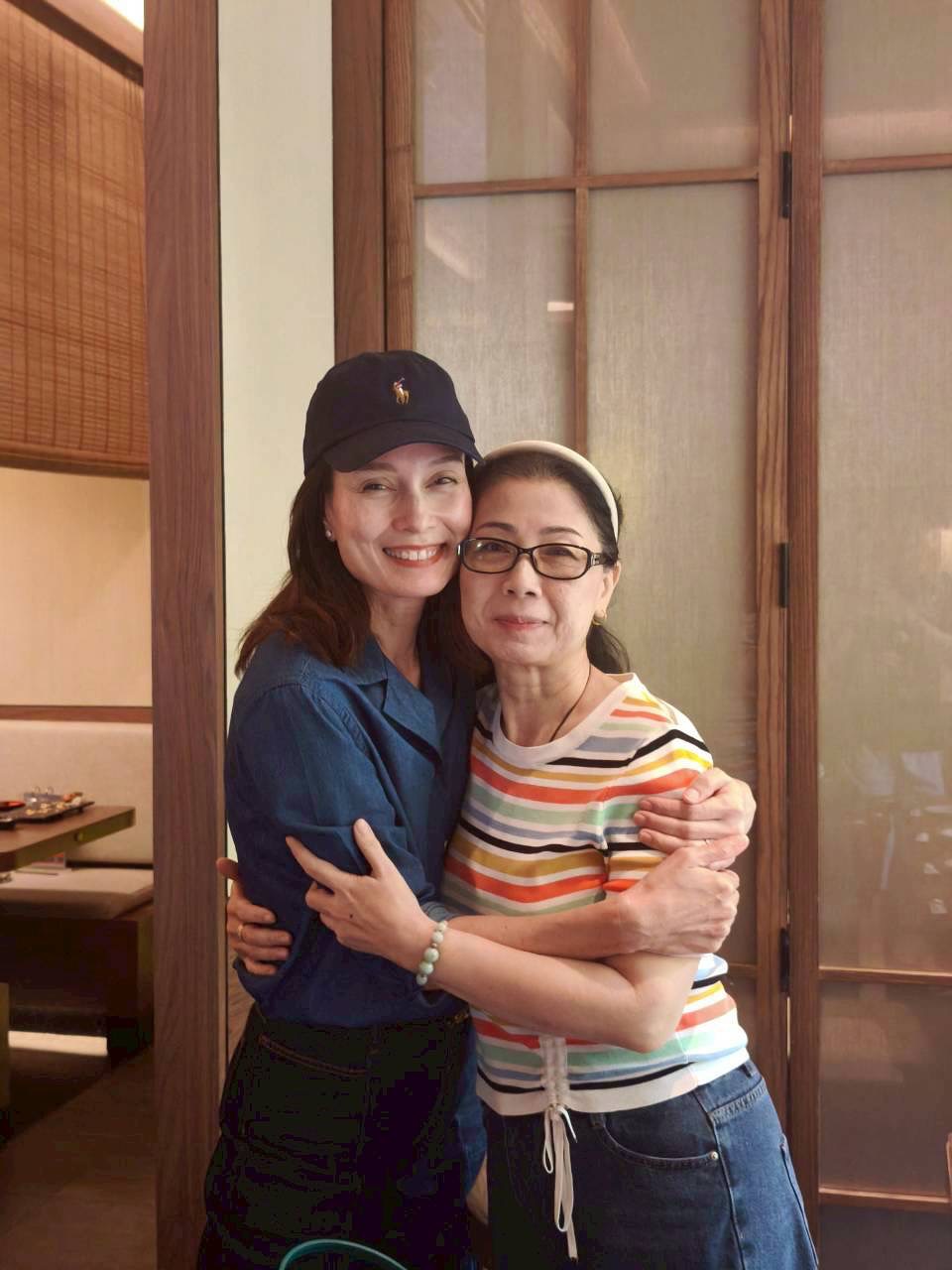 อุ๋ม - อาภาศิริ จันทรัศมี