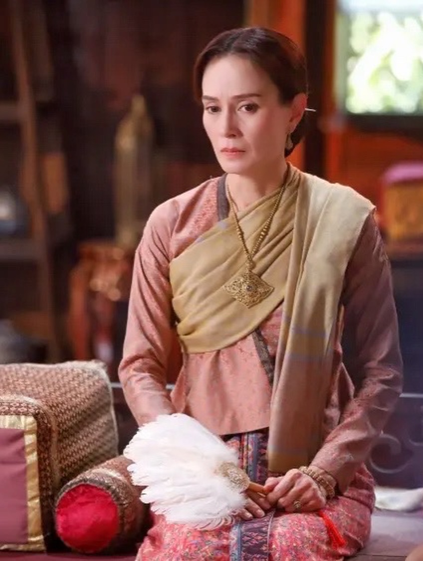 อุ๋ม - อาภาศิริ จันทรัศมี