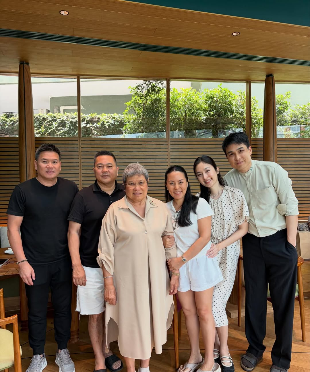 ปอย - ตรีชฎา เพชรรัตน์