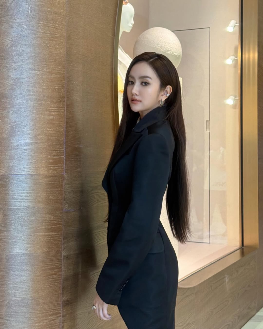 แป้ง มิตรชัย