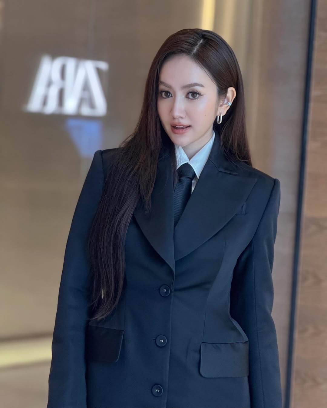 แป้ง มิตรชัย