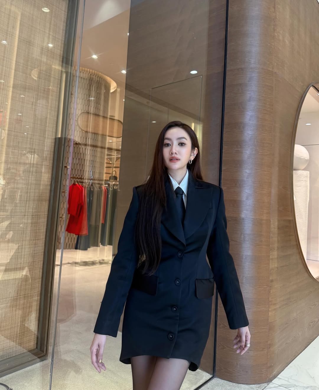 แป้ง มิตรชัย