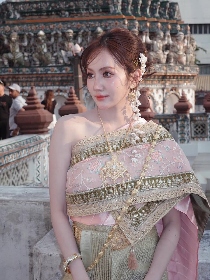 แป้ง มิตรชัย