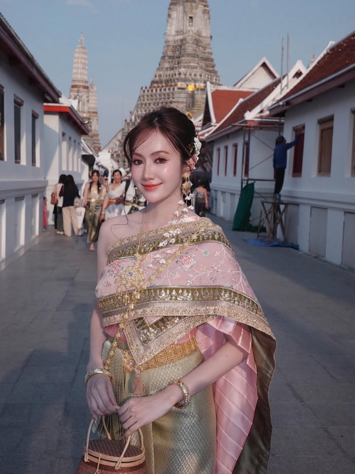 แป้ง มิตรชัย