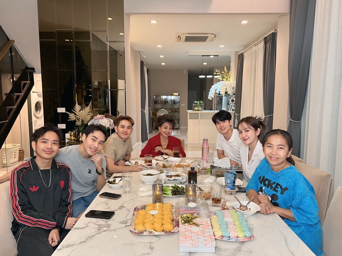 แป้ง มิตรชัย