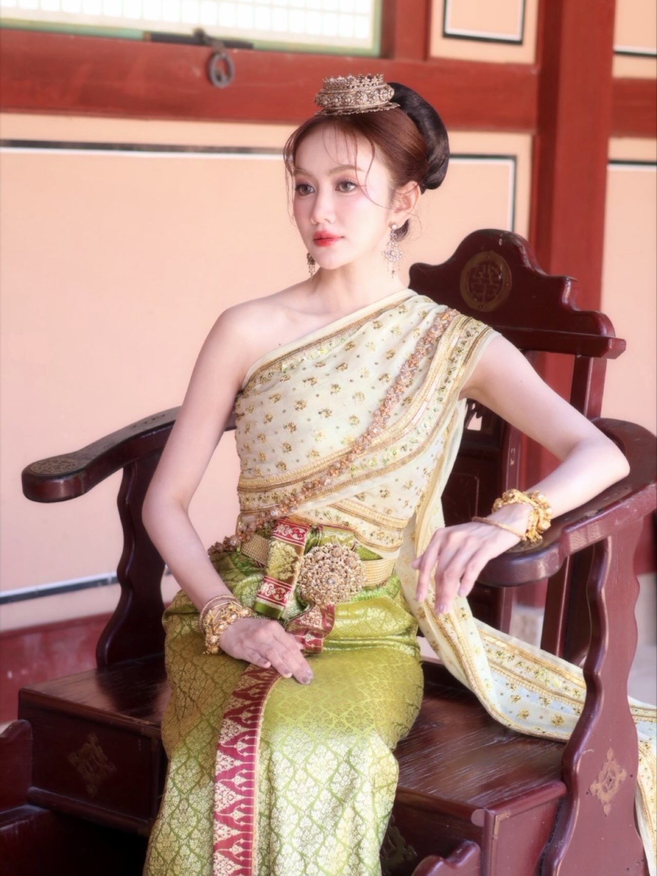 แป้ง มิตรชัย