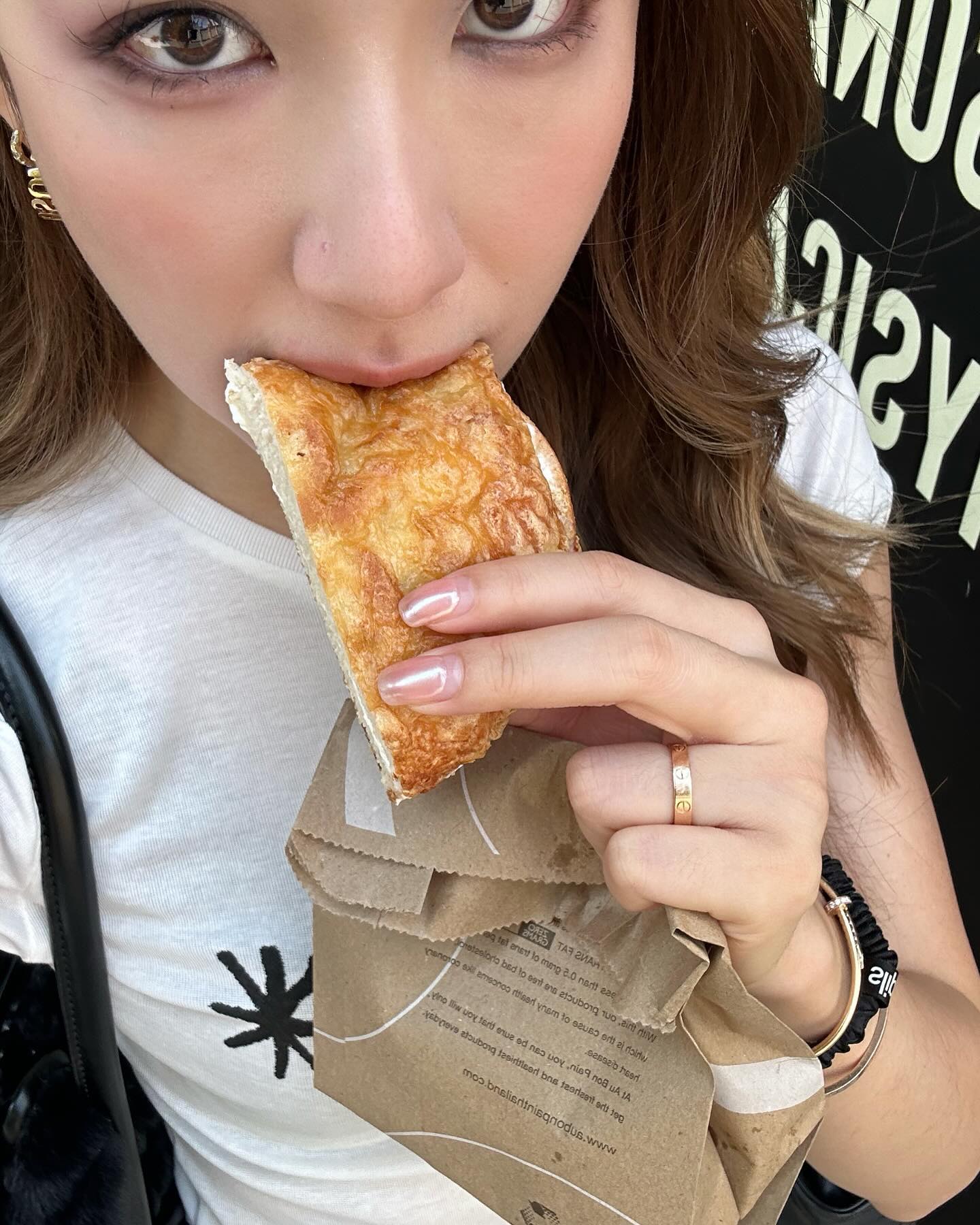 อ้าย - สรัลชนา อภิสมัยมงคล