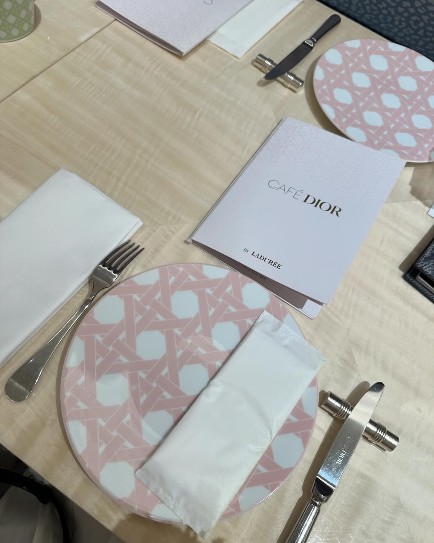 อ้าย - สรัลชนา อภิสมัยมงคล