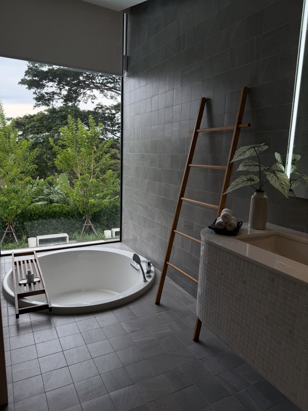 อ้าย - สรัลชนา อภิสมัยมงคล