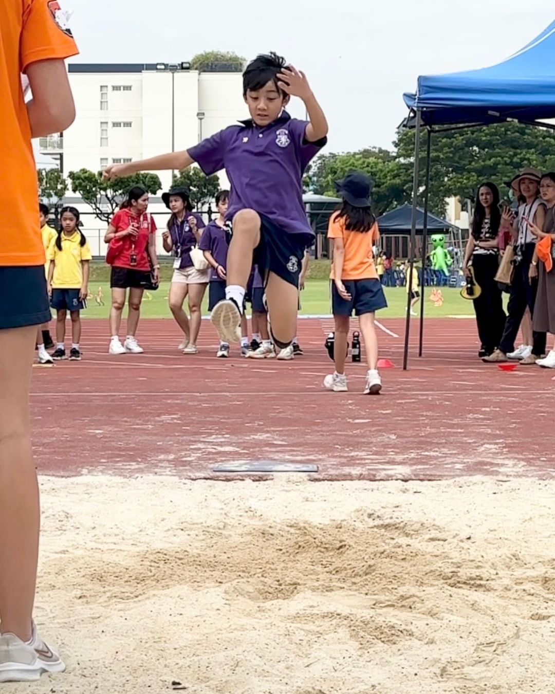 กบ - สุวนันท์ ปุณณกันต์