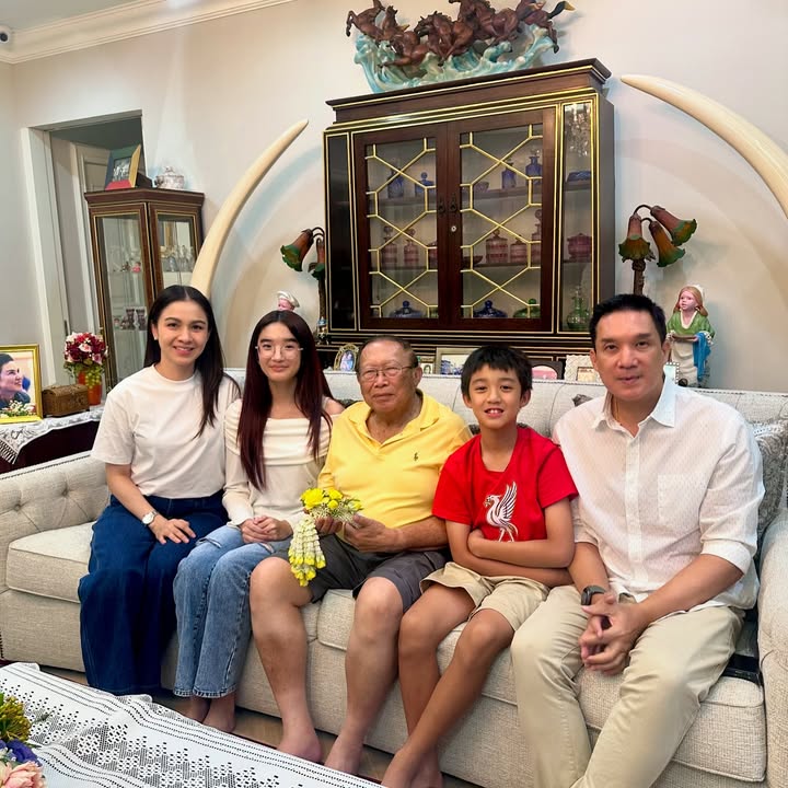 กบ - สุวนันท์ ปุณณกันต์