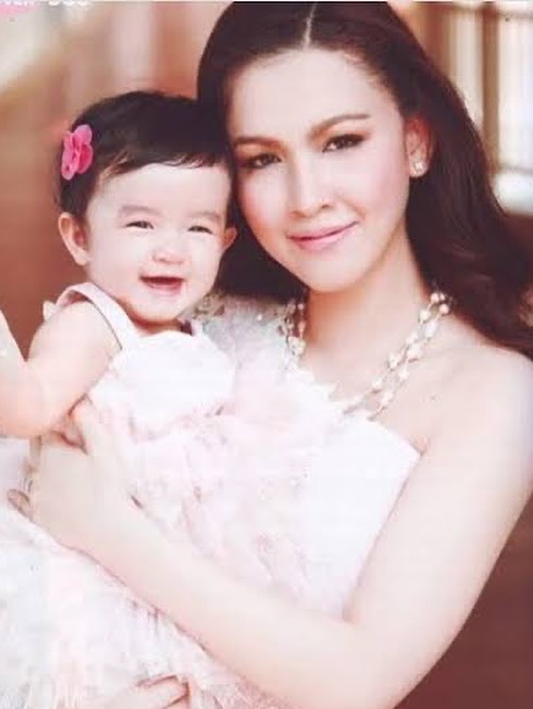 กบ - สุวนันท์ ปุณณกันต์