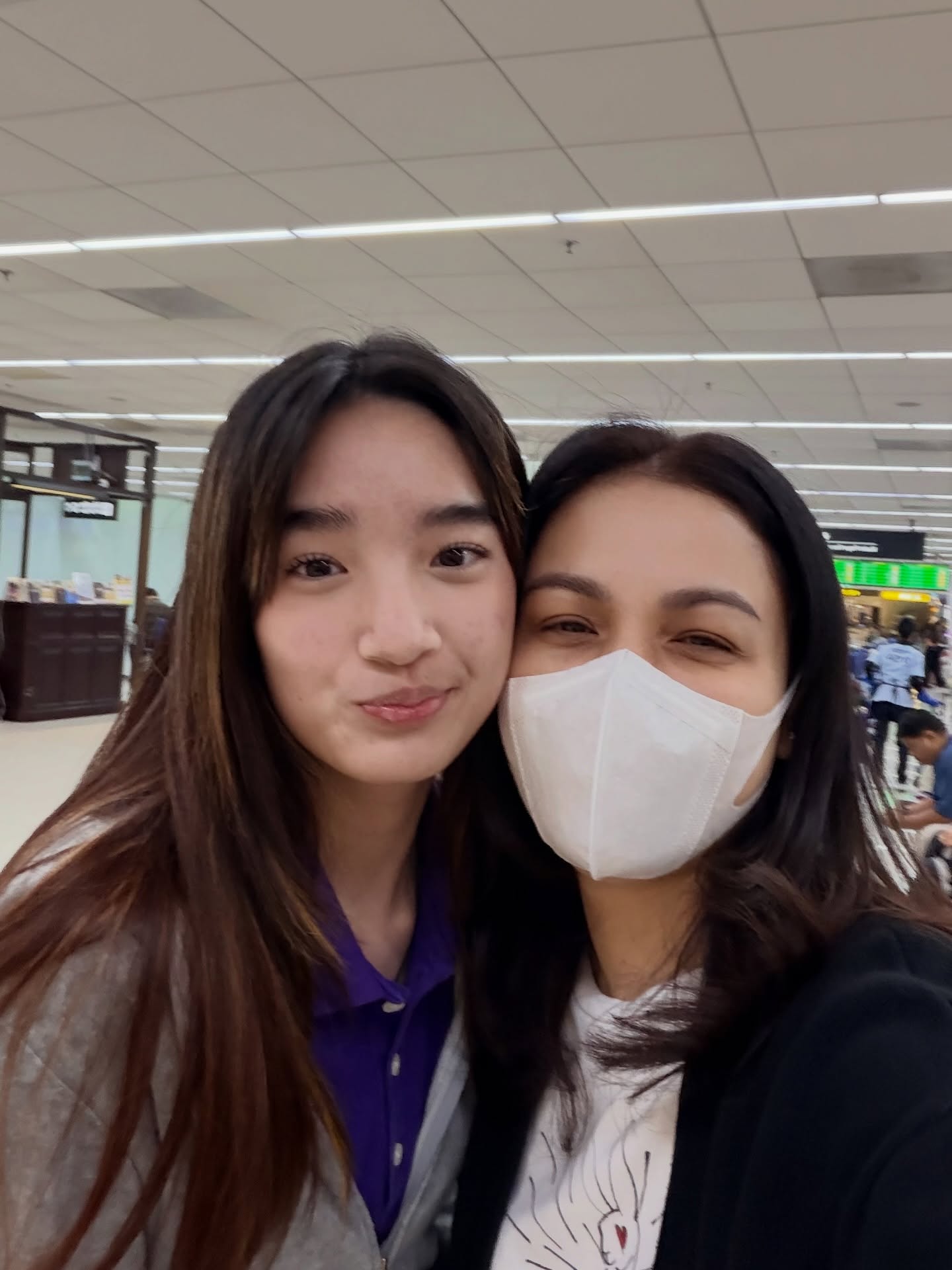 กบ - สุวนันท์ ปุณณกันต์