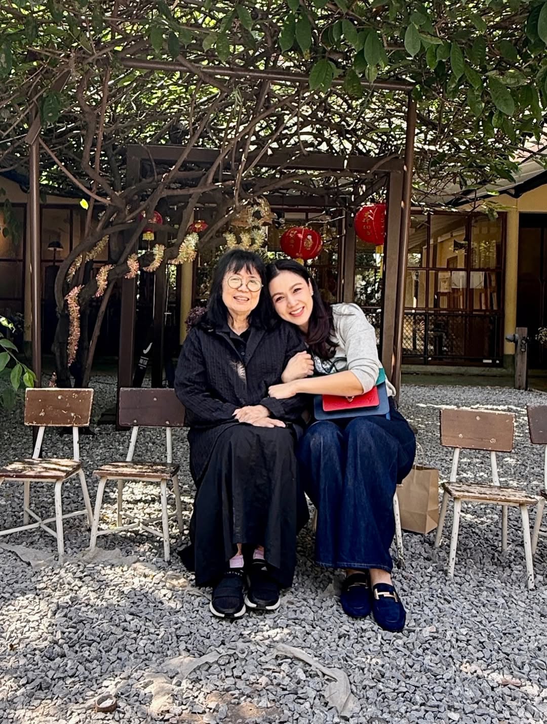 กบ - สุวนันท์ ปุณณกันต์