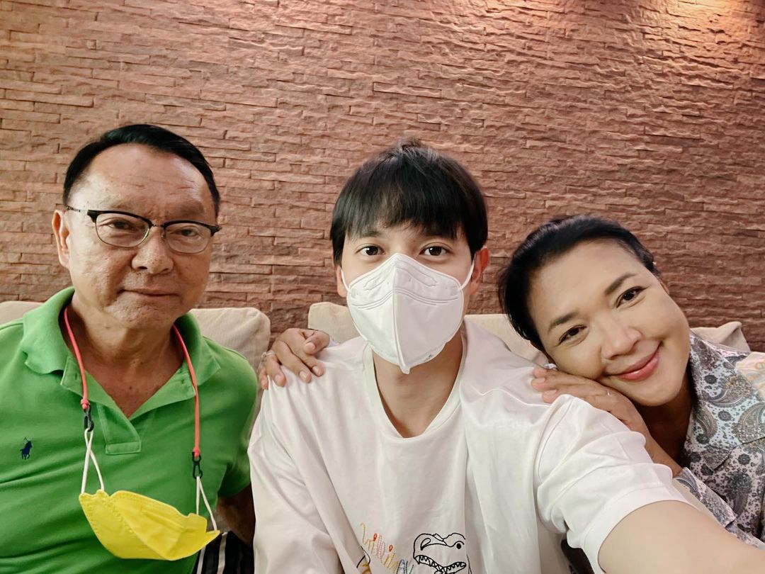 เจมส์ - จิรายุ ตั้งศรีสุข