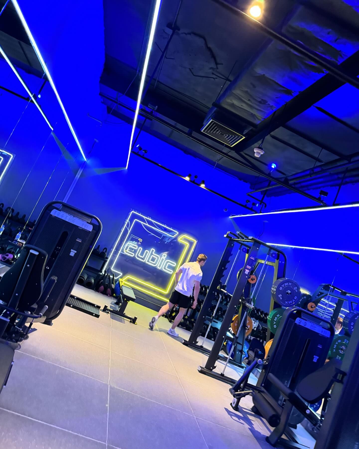 เจมส์ - จิรายุ ตั้งศรีสุข