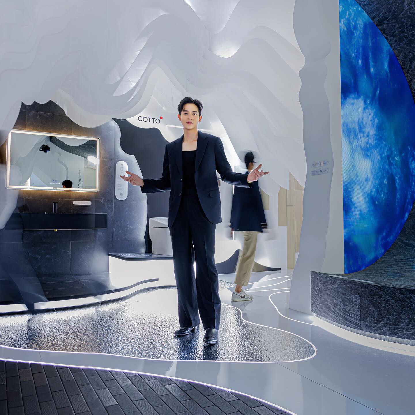 เจมส์ - จิรายุ ตั้งศรีสุข