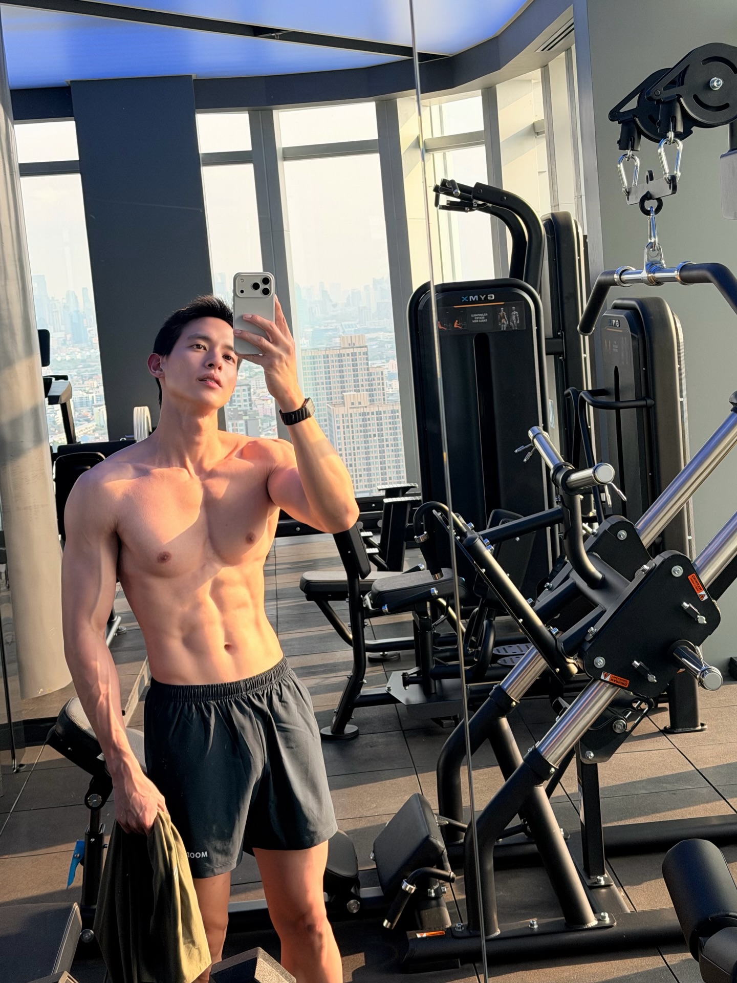 เจมส์ - จิรายุ ตั้งศรีสุข