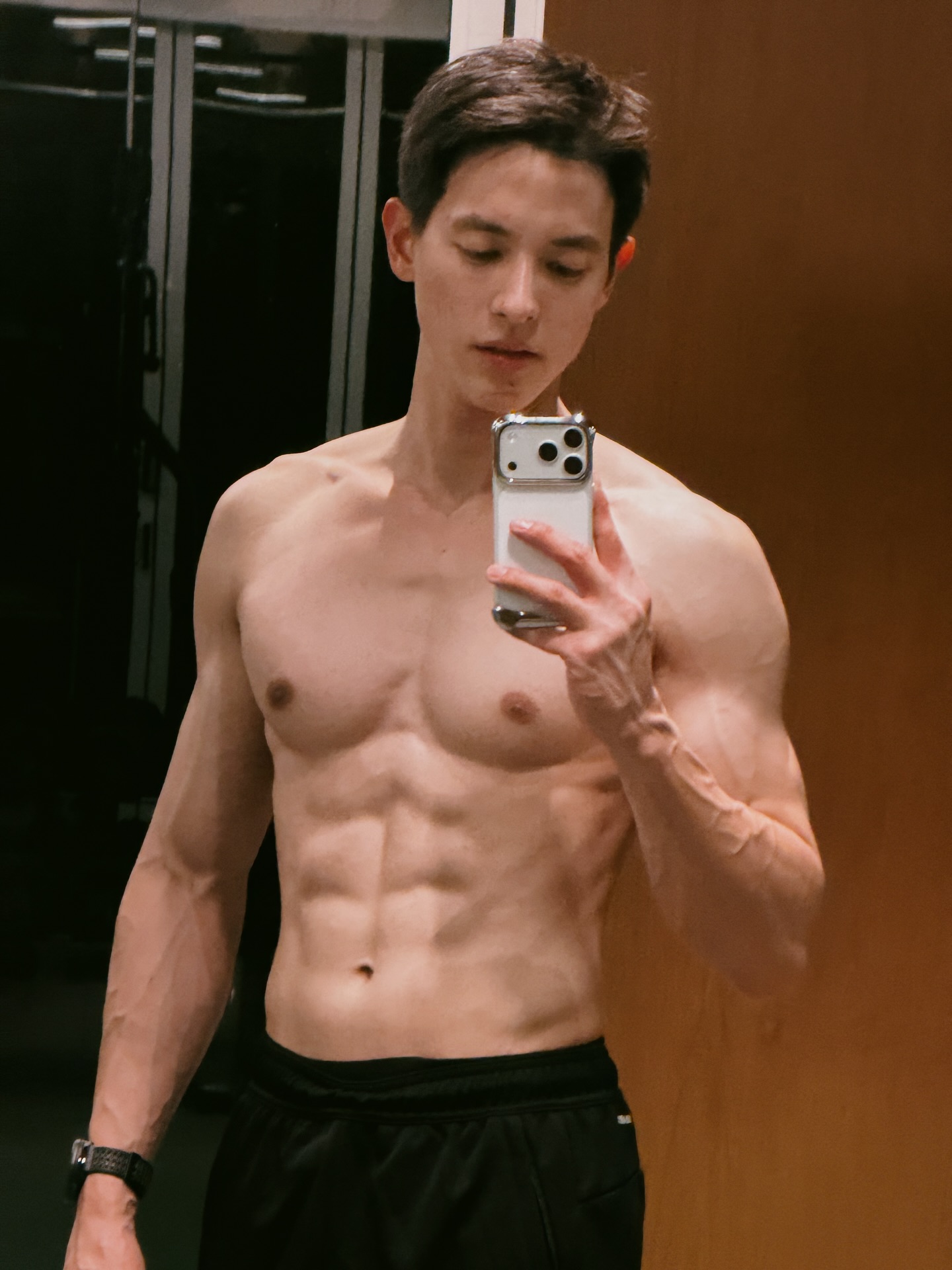 เจมส์ - จิรายุ ตั้งศรีสุข