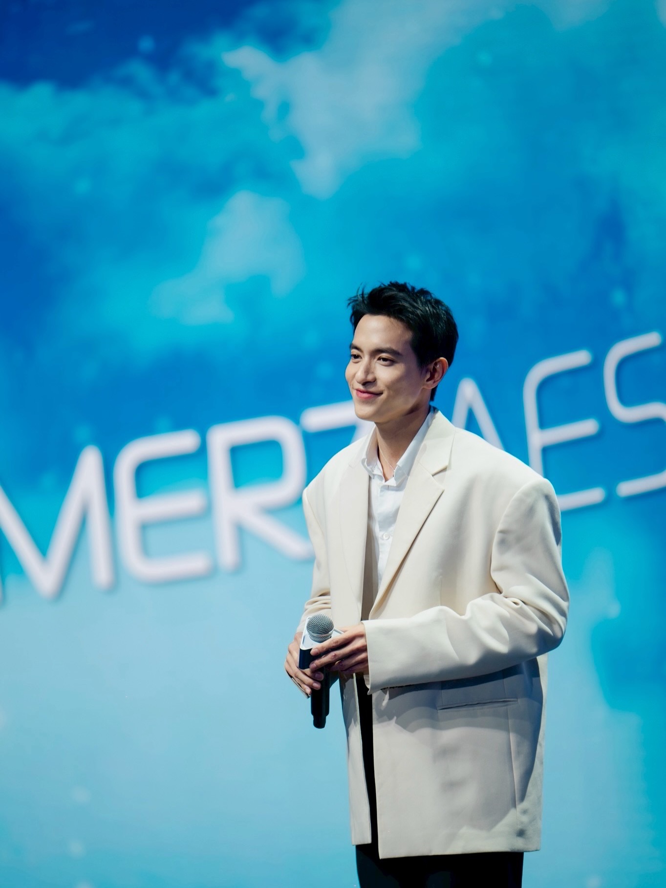 เจมส์ - จิรายุ ตั้งศรีสุข