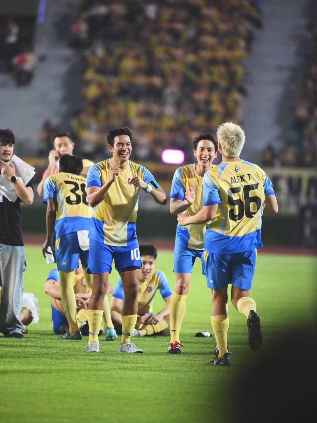 เจมส์ - จิรายุ ตั้งศรีสุข