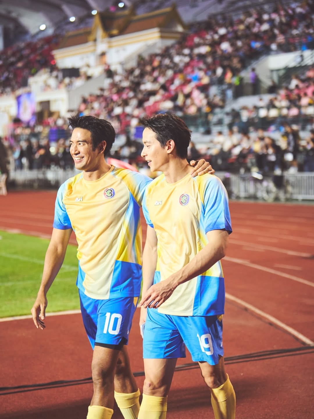 เจมส์ - จิรายุ ตั้งศรีสุข