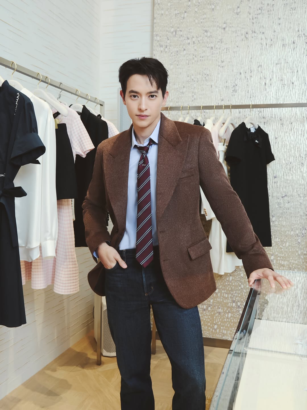 เจมส์ - จิรายุ ตั้งศรีสุข