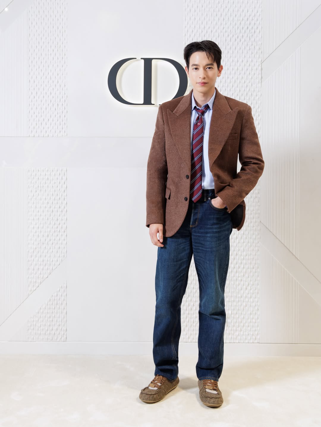 เจมส์ - จิรายุ ตั้งศรีสุข