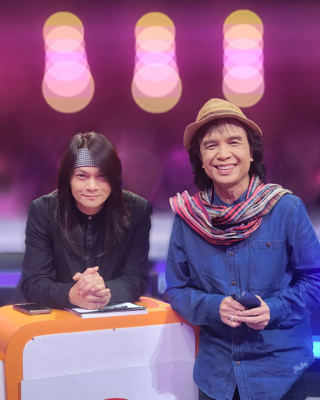 สลา คุณวุฒิ