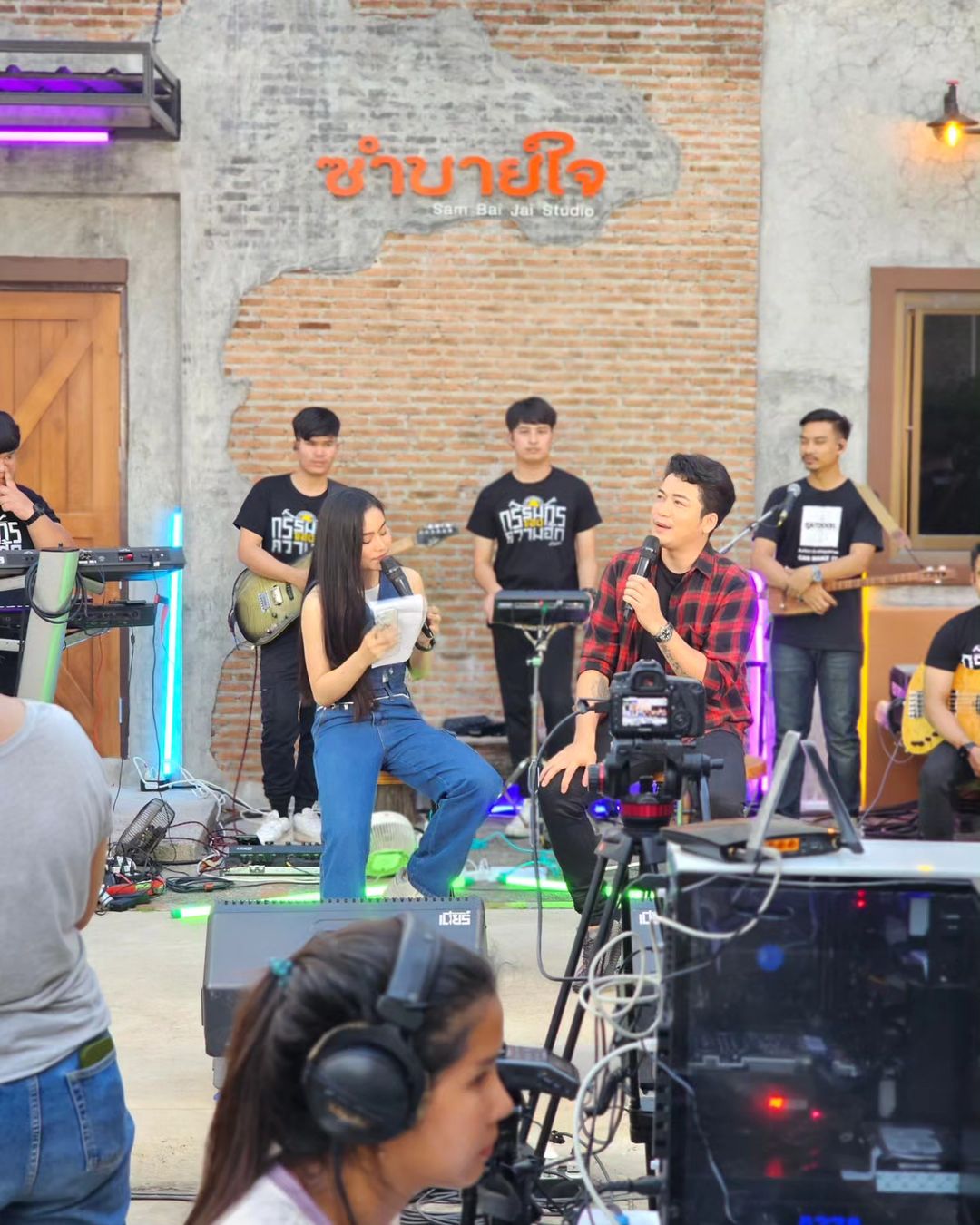สลา คุณวุฒิ