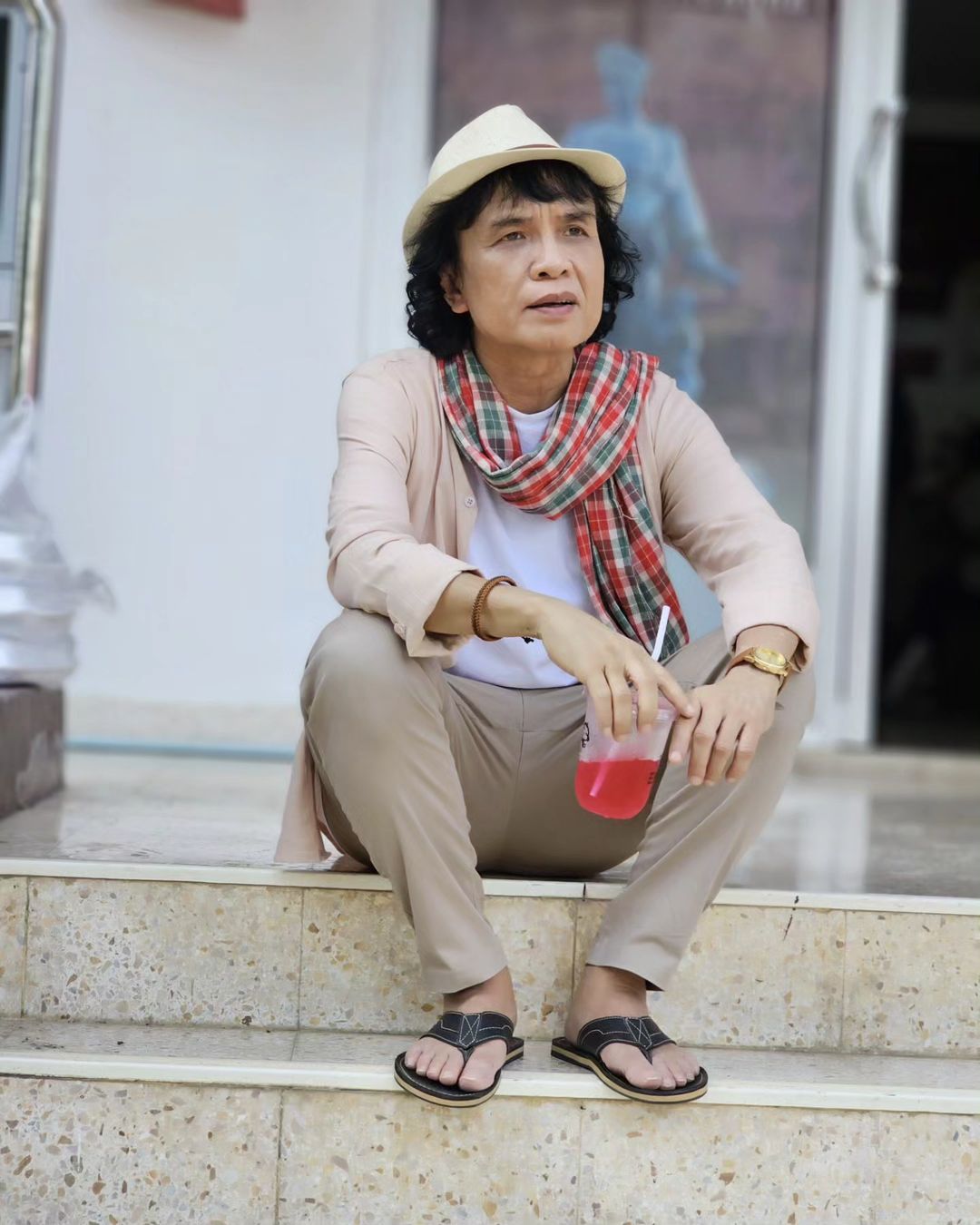 สลา คุณวุฒิ