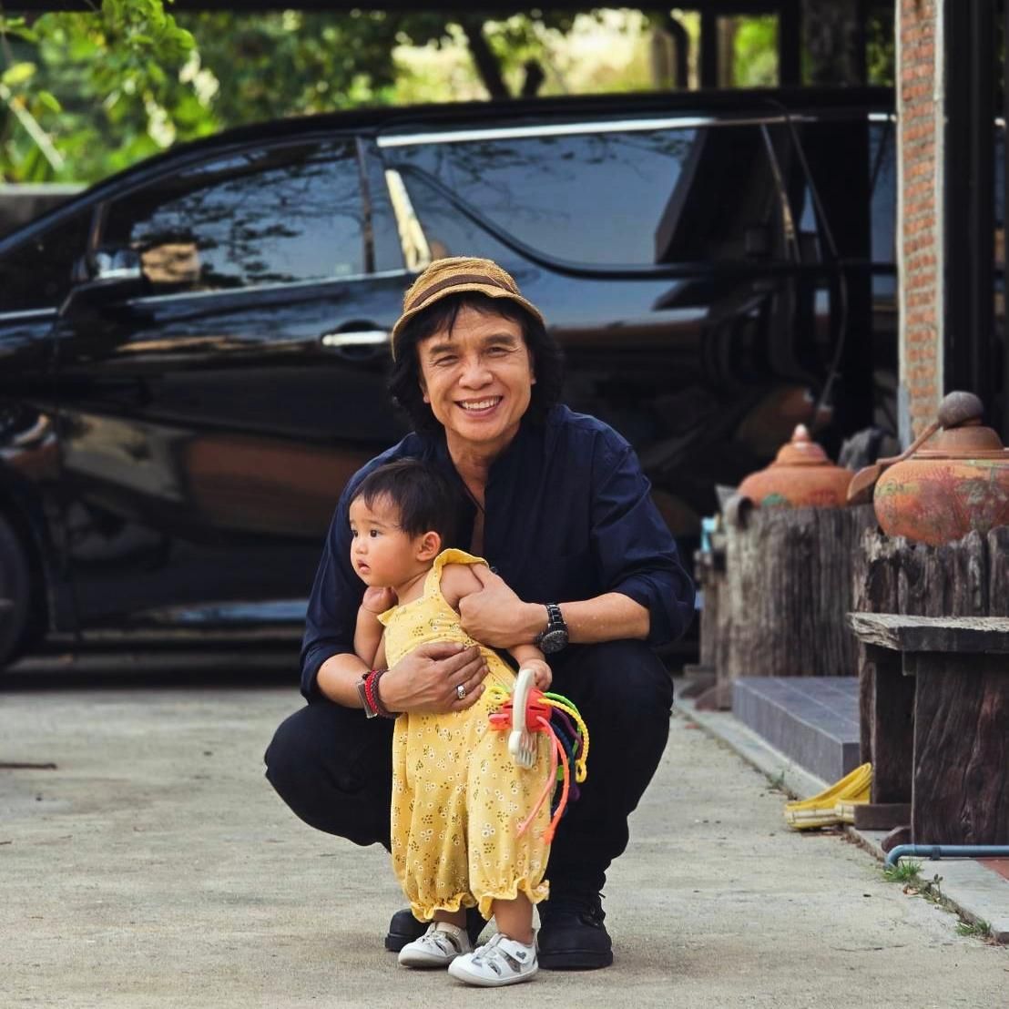 สลา คุณวุฒิ