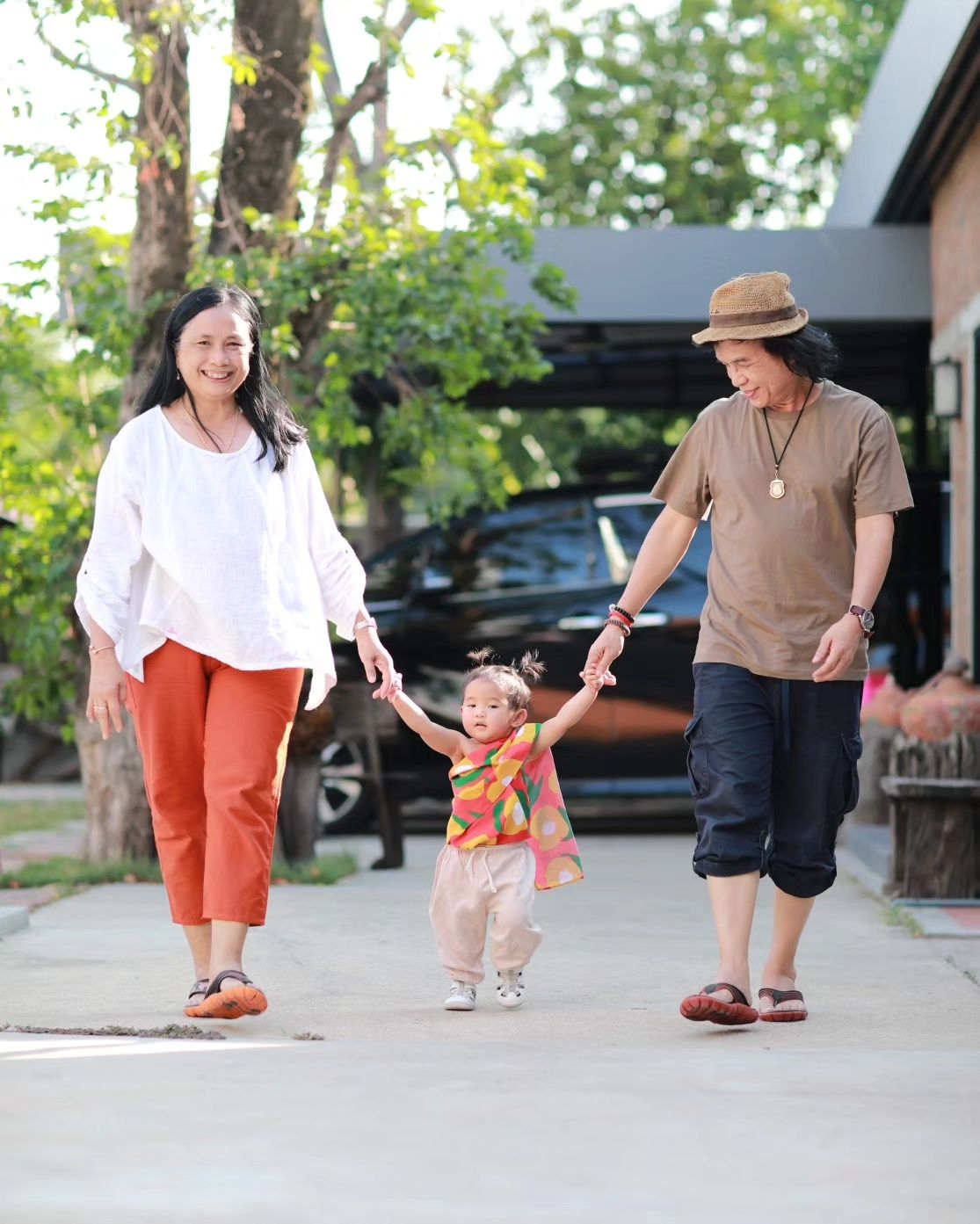 สลา คุณวุฒิ