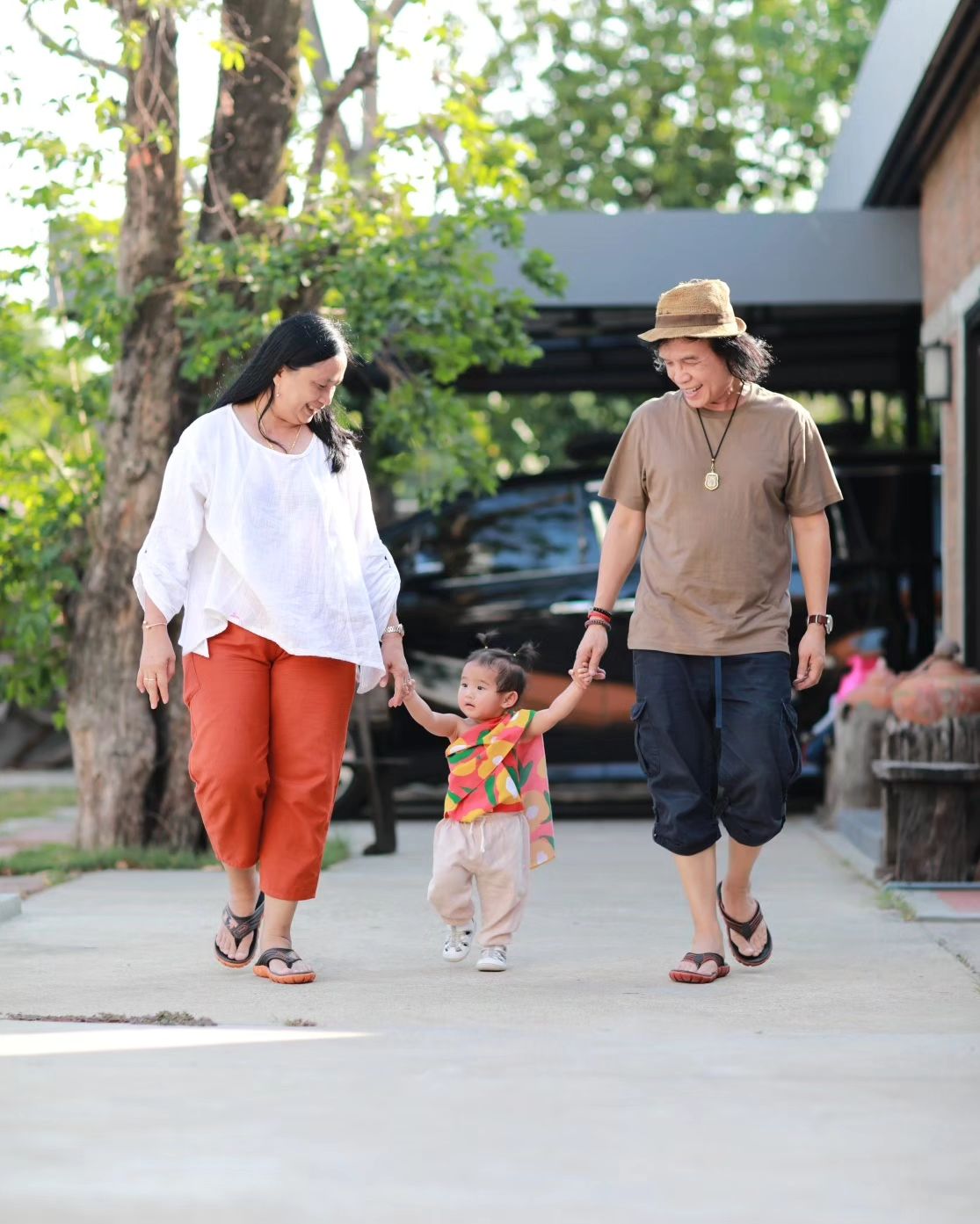 สลา คุณวุฒิ