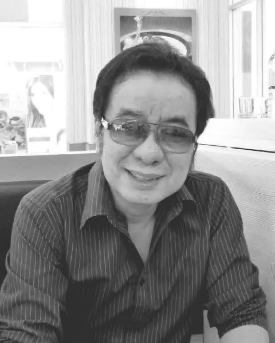 สลา คุณวุฒิ