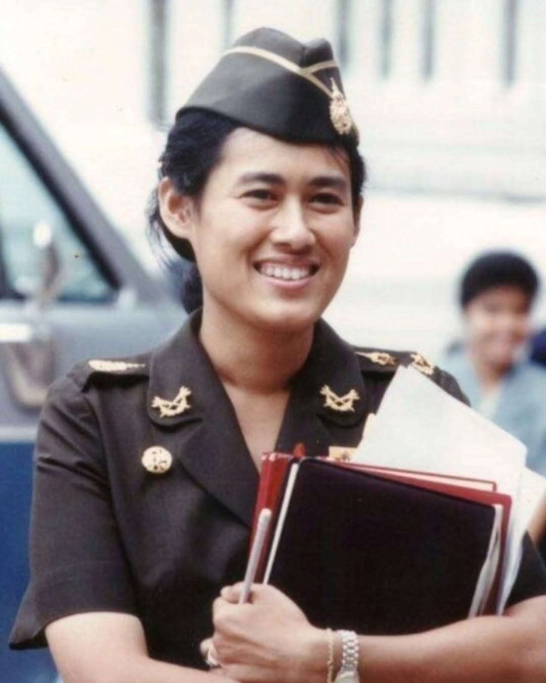 สลา คุณวุฒิ