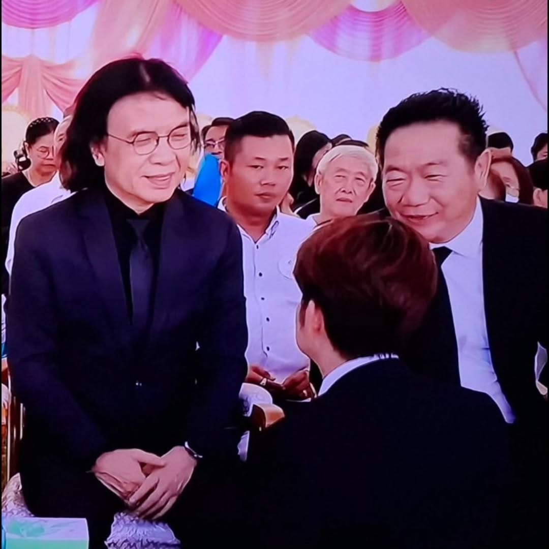 สลา คุณวุฒิ