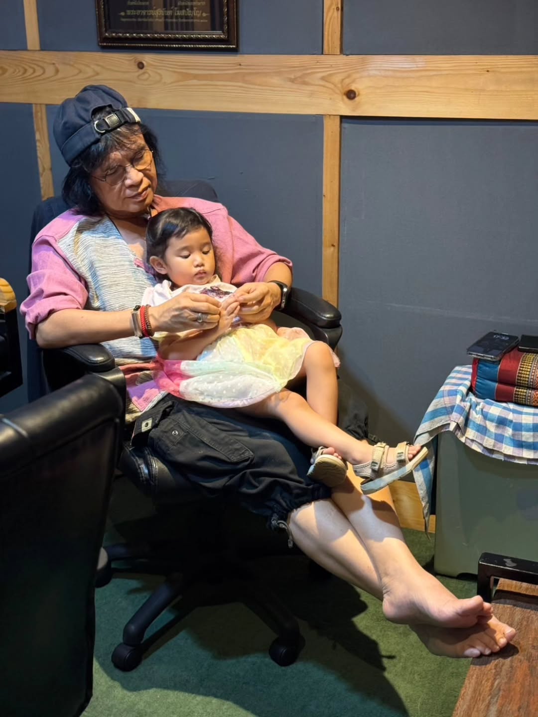 สลา คุณวุฒิ