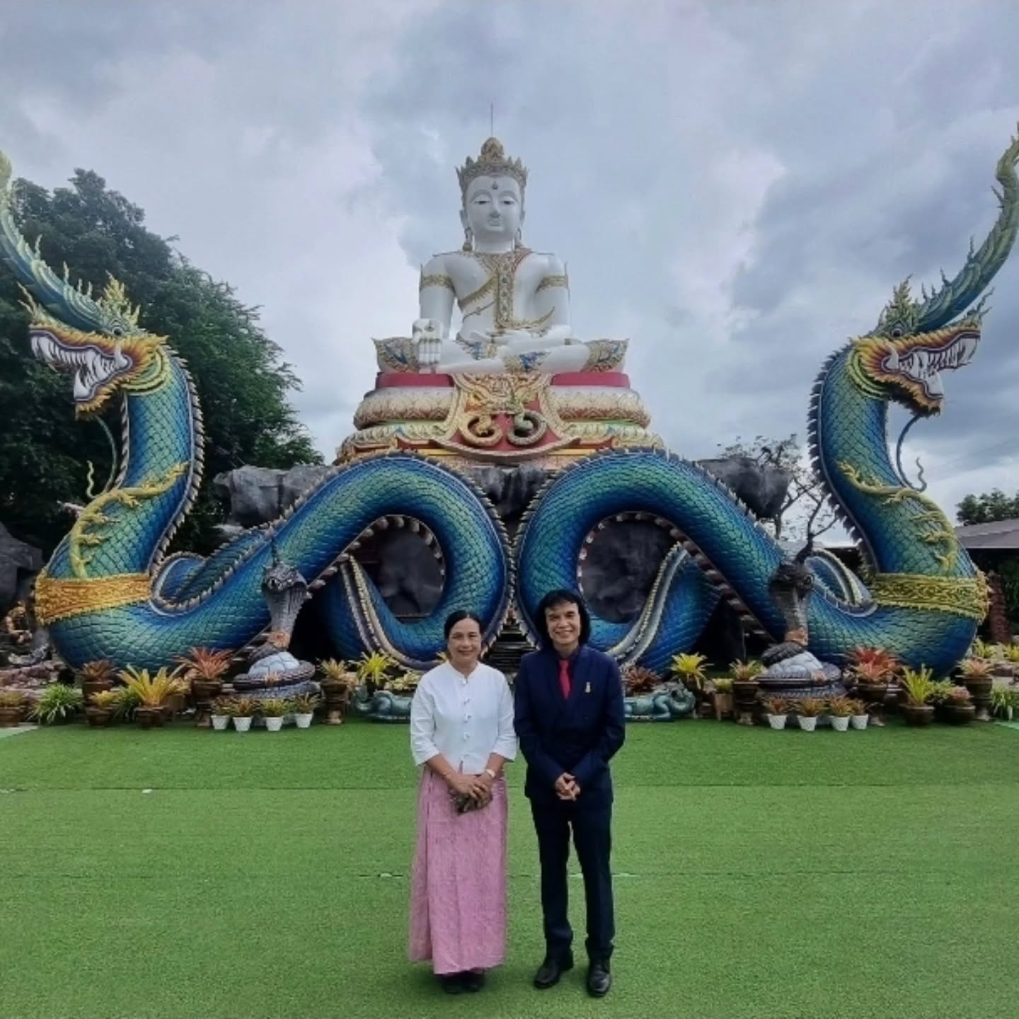 สลา คุณวุฒิ