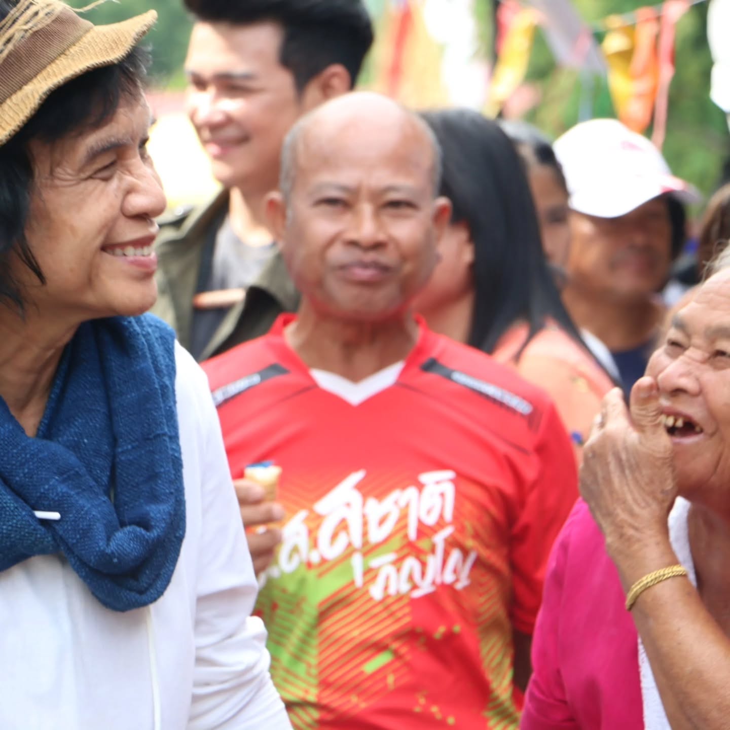 สลา คุณวุฒิ