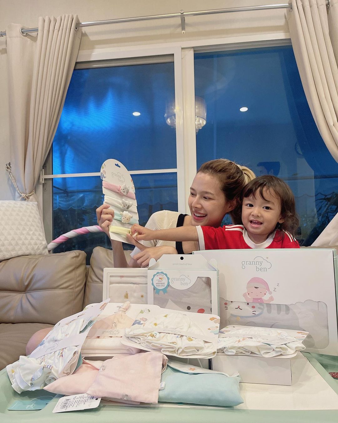 แนท - ณัฐชา นวลแจ่ม