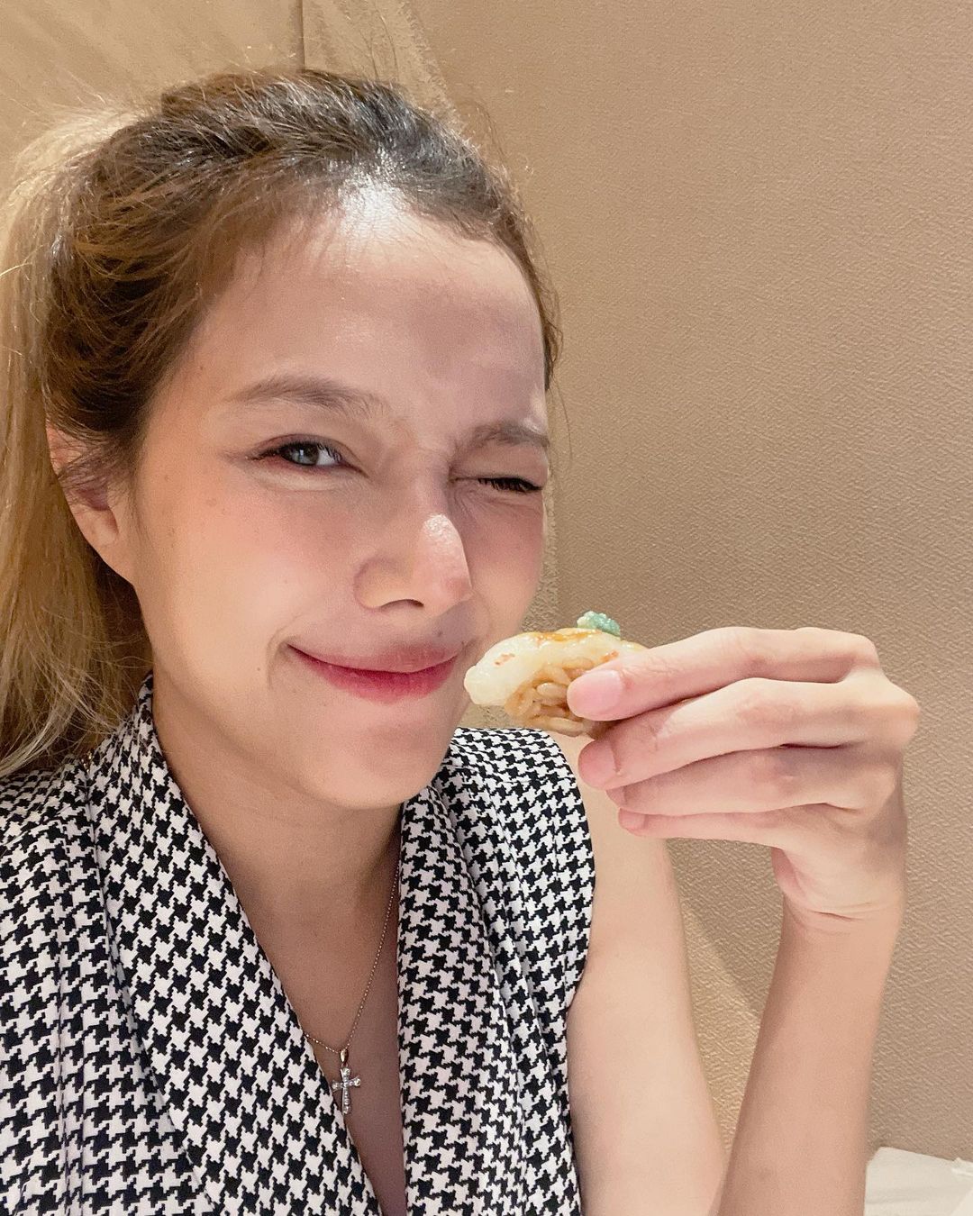 แนท - ณัฐชา นวลแจ่ม