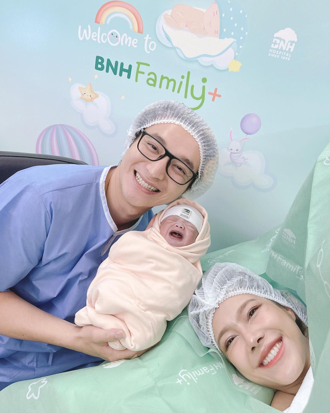 แนท - ณัฐชา นวลแจ่ม