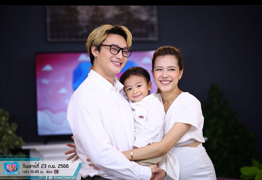 แนท - ณัฐชา นวลแจ่ม
