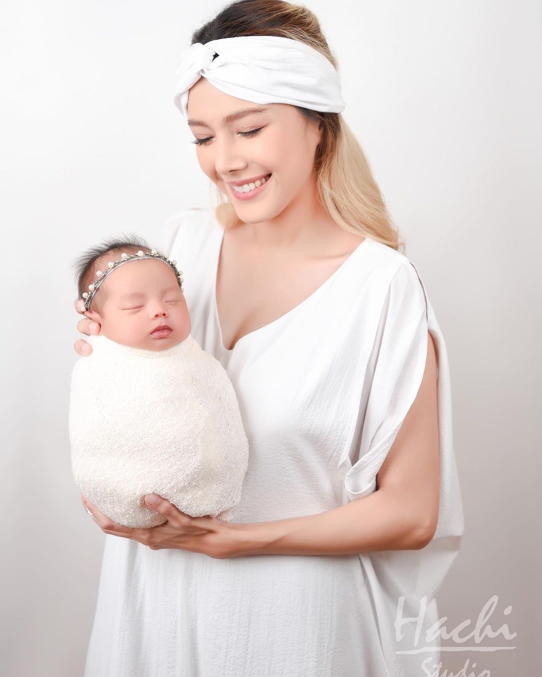 แนท - ณัฐชา นวลแจ่ม